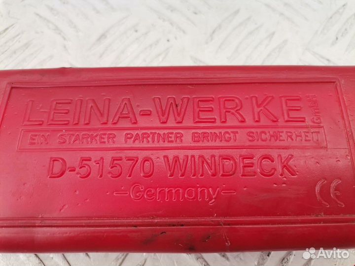 Знак аварийной остановки Volkswagen Passat B5 2000