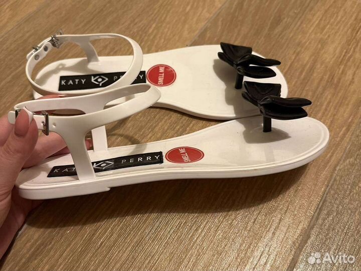 Шлепанцы женские