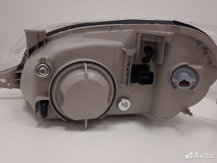 Правая фара Chevrolet lanos