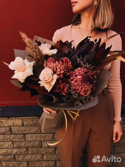 Продавец в магазин цветов