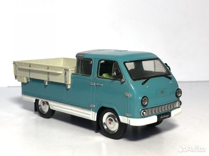 Модель конверсия раф 977 дм пикап СССР 1:43