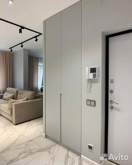 Шкаф купе с зеркалом