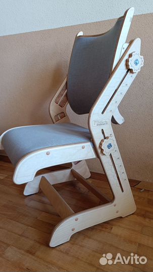 Продам школьную парту и стул