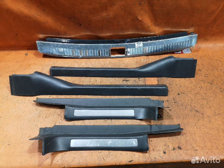 Обшивка багажника A2036901887 на Mercedes-Benz C-C