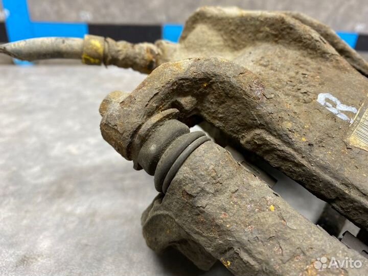 Суппорт передний правый Peugeot Partner M59 1.4