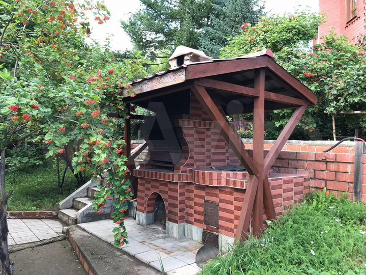 Дом 240 м² на участке 15 сот.