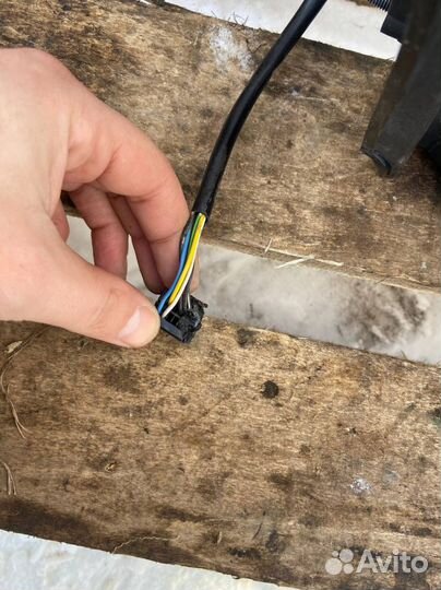 Geely Emgrand EC7, Зеркало правое электрическое