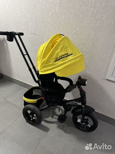 Детский трехколесный велосипед с ручкой