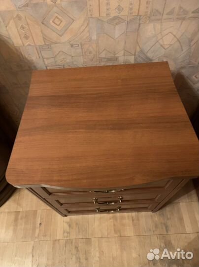 Тумба прикроватная