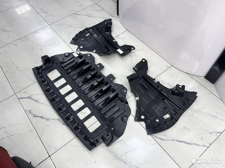 Пыльники переднего бампера Mercedes W222