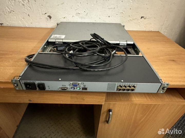 Консоль управления сервером HP TFT 7600 и 7600 G2