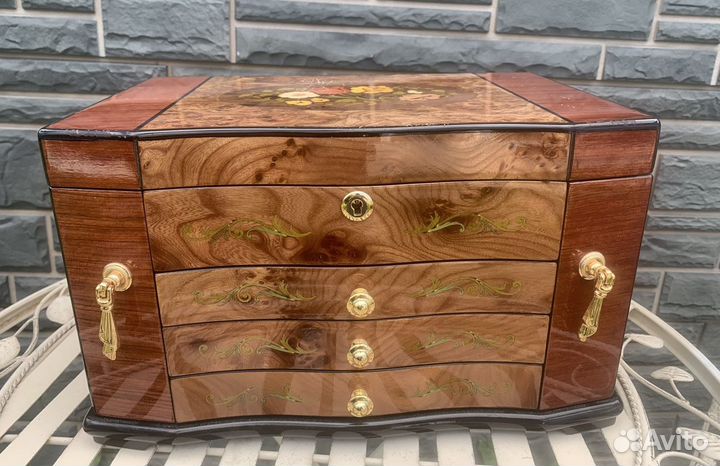 Шкатулка «Грация» натуральное дерево