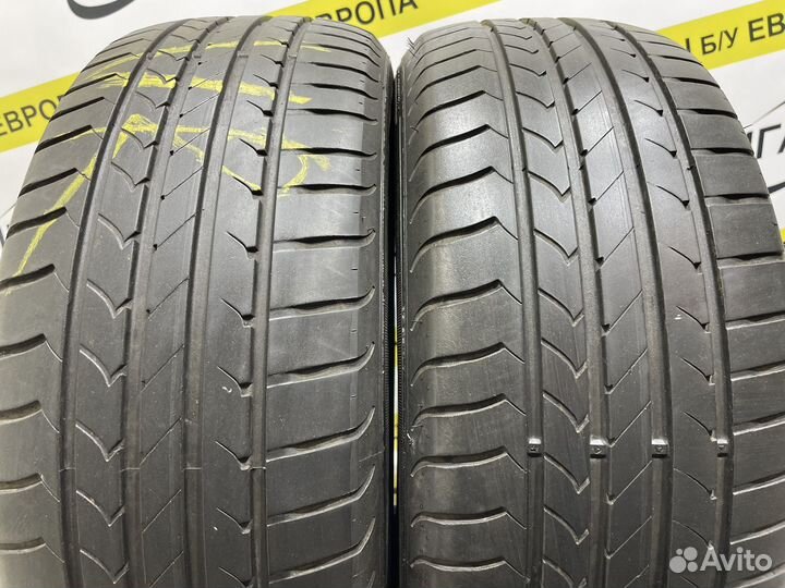 Goodyear EfficientGrip 215/60 R16