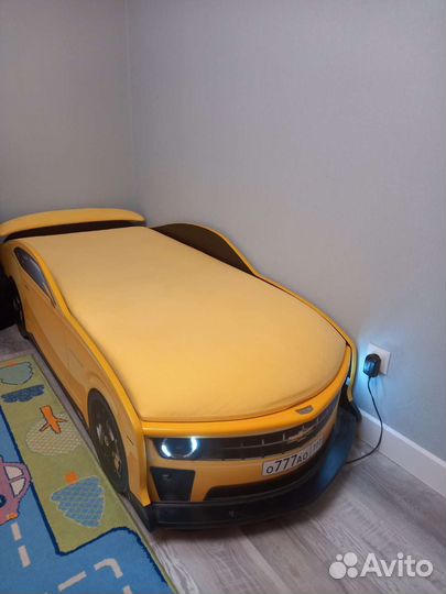 Детская кровать машина