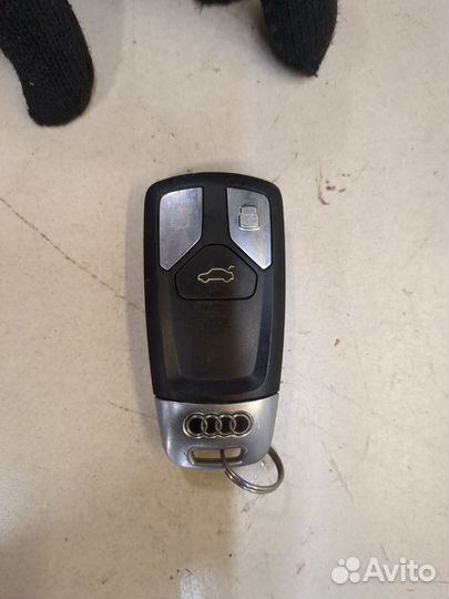 Ключ зажигания Audi A4 (B9), 2018