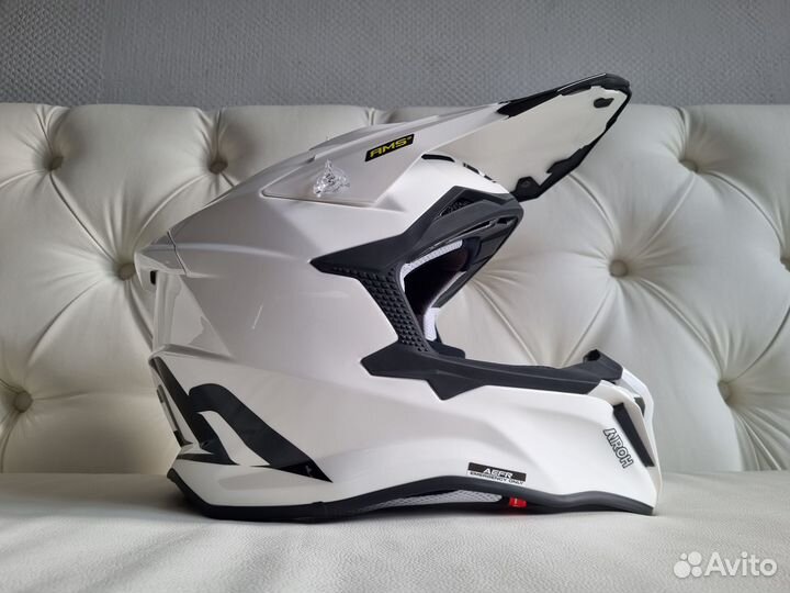 Кроссовый Шлем Airoh Strycker color 2023 белый