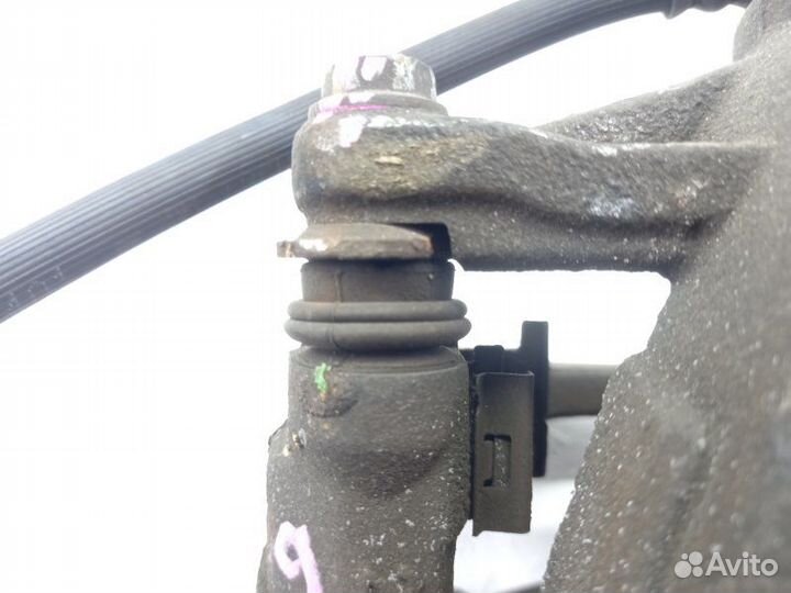 Суппорт передний правый Toyota Avensis AZT250