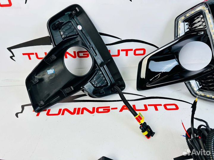 Ходовые огни Toyota Hilux