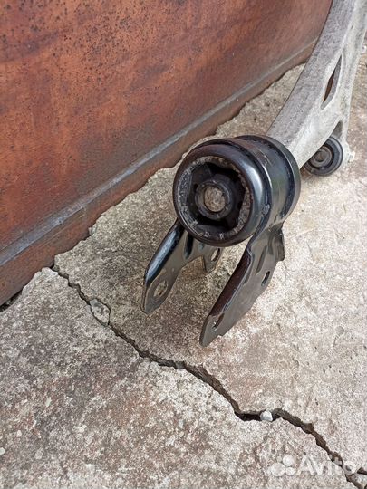 Рычаг левый алюминиевый Ford focus 3