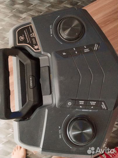 Музыкальный колонка LG FJ3