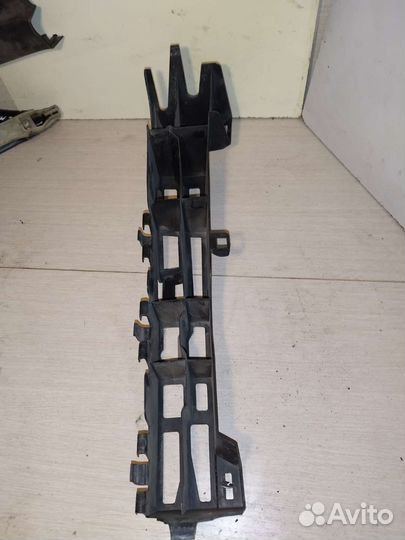 Абсорбер переднего бампера Renault Duster