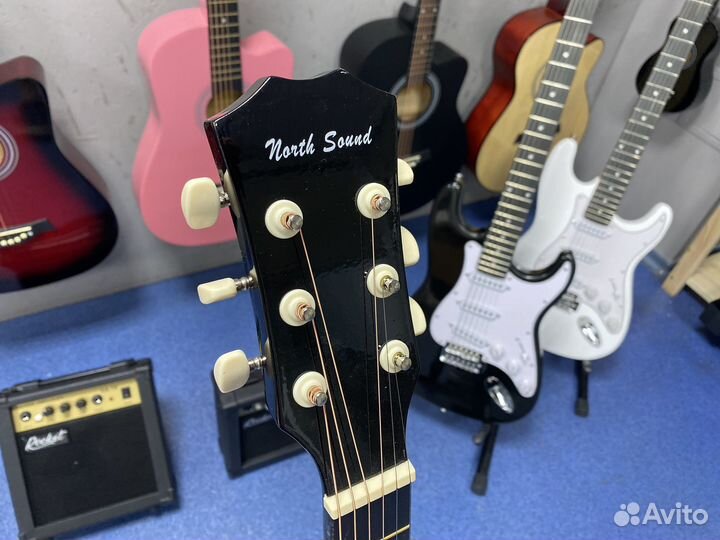 Гитара новая черная