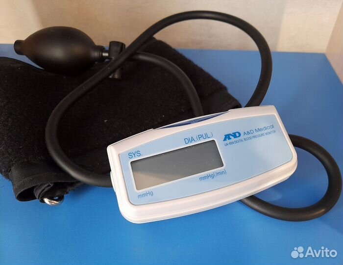 Полуавтоматический тонометр AND UA-604 Medical