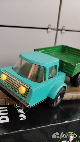 Коллекционная игрушка. Заводной грузовик металл