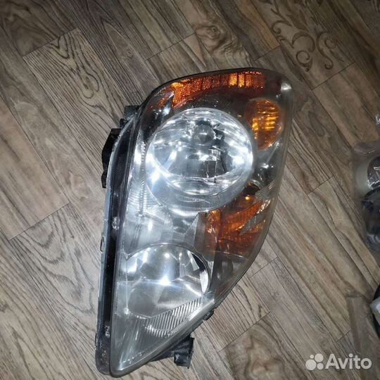 Передняя фара