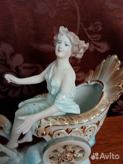 Статуэтка “ Морская богиня в колеснице ”