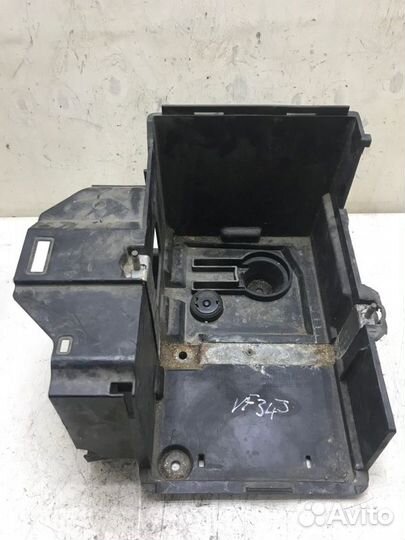 Полка аккумулятора Ford Focus 2 shda 2007