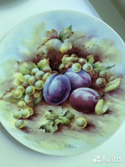 Настенные фарфоровые тарелки по мотивам D. Wallace