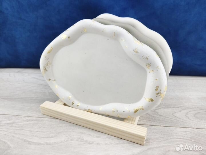 Подставка декоративная