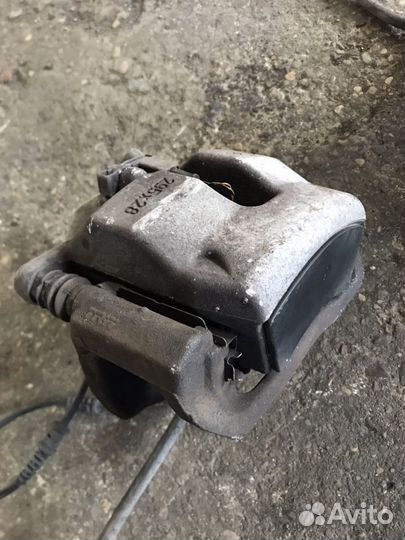 Мерседес w204 суппорт передний