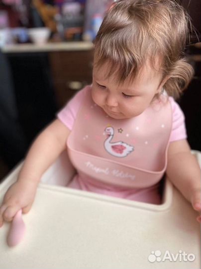 Нагрудник силиконовый с кармашком