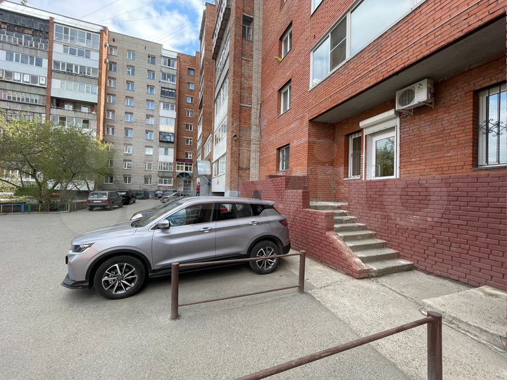 Под офис/услуги на Лебедева 105/2, 54 м²