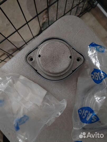 Подушка кпп audi a6 c5 2.8 193 л.с 2000г