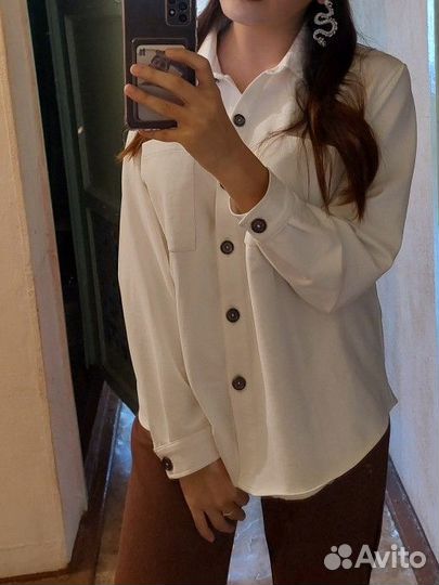 Четыре пакета женских вещей