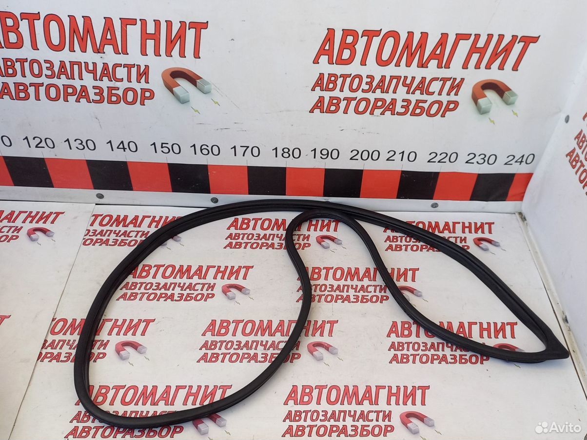 Уплотнитель двери передней правой Хендай Элантра 6