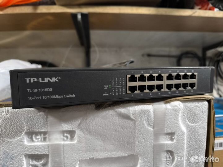 16-портовый Fast Ethernet настольный коммутатор