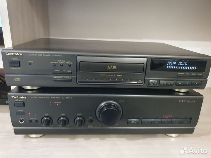 Усилитель Техникс SU-V500 M2