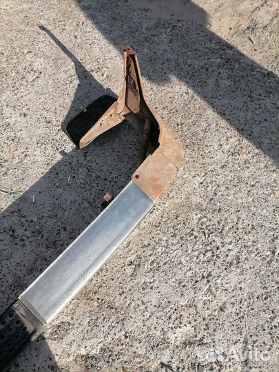 Задний бампер, защита бампера на УАЗ патриот