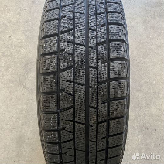 Yokohama Ice Guard IG50+ 215/60 R16 95Q