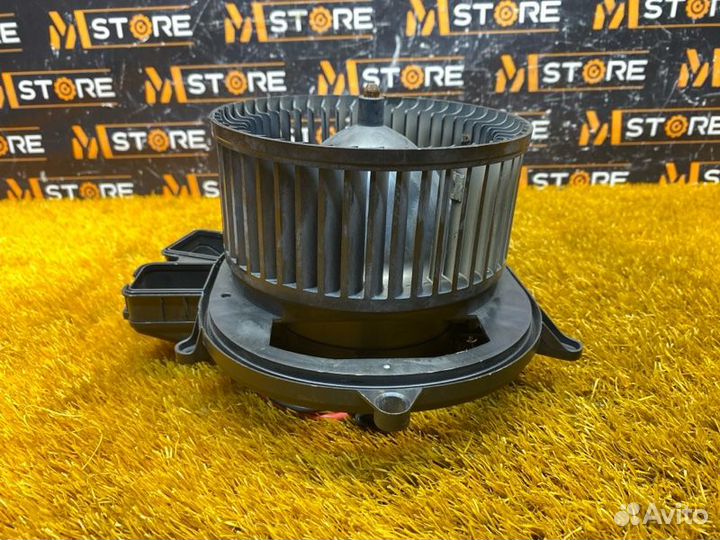 Мотор печки Mercedes-Benz M-Class W166 276.955