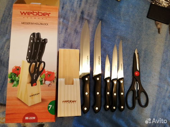 Набор кухонных ножей на подставке