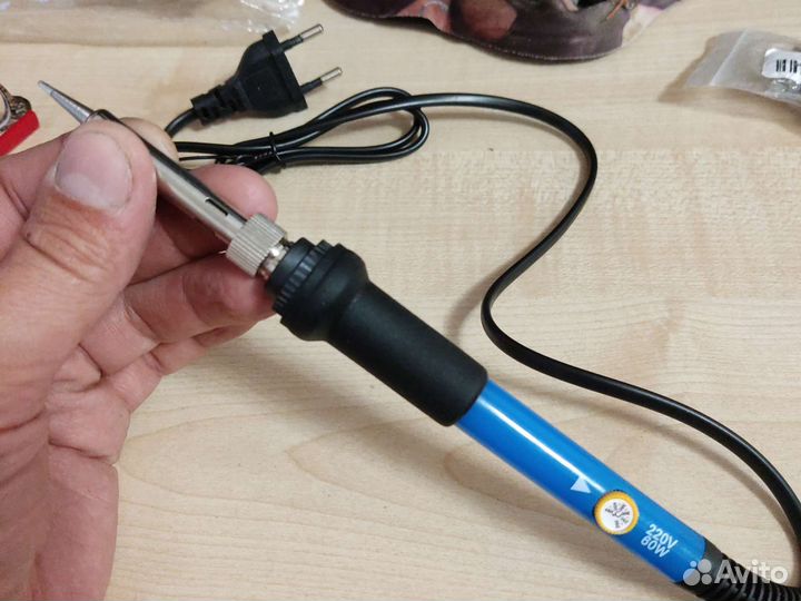 Паяльник, нагревательный стол