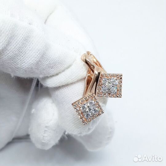 Золотые серьги с камнем