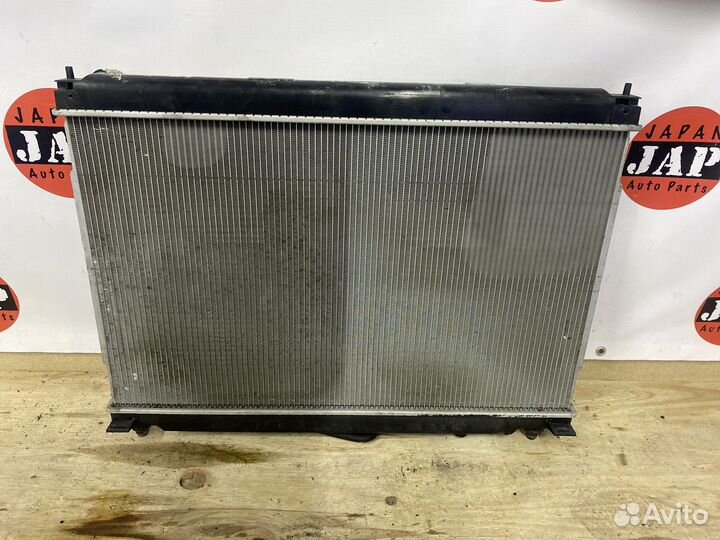 Радиатор охлаждения Infiniti M Y50