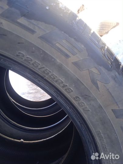 Bridgestone Dueler H/P Sport 225/55 R18 98V