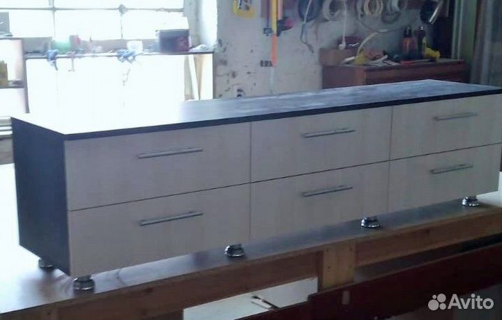 Продам тумбу под телевизор